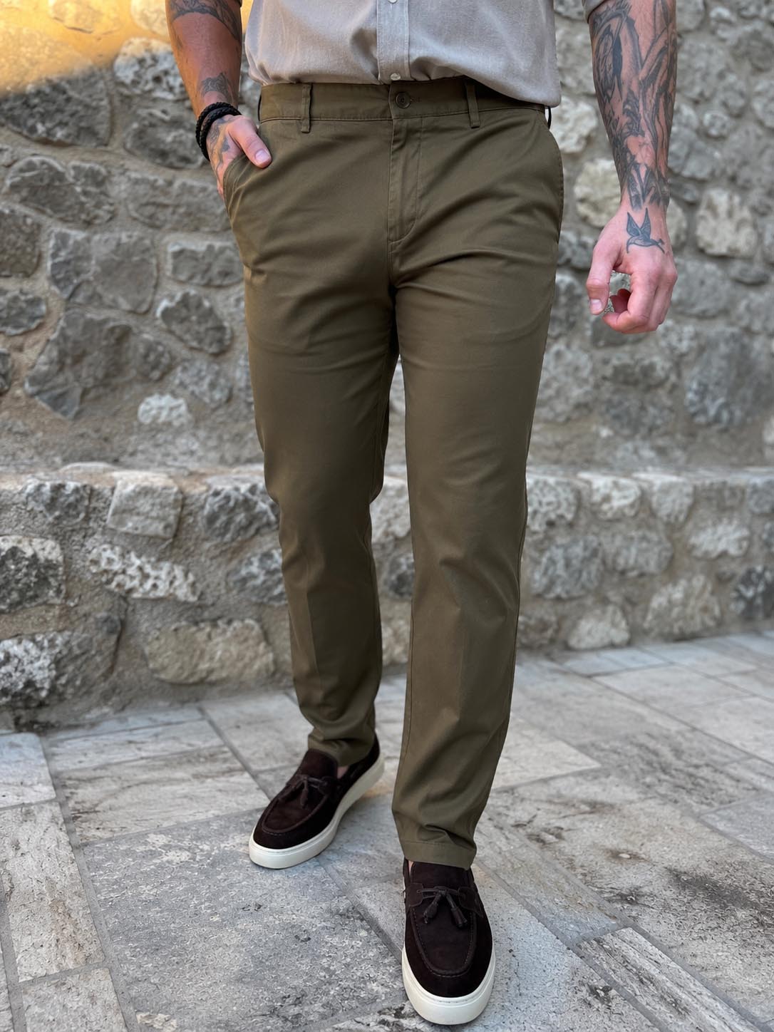 Ανδρικό χακί υφασμάτινο παντελόνι Chinos D1351X